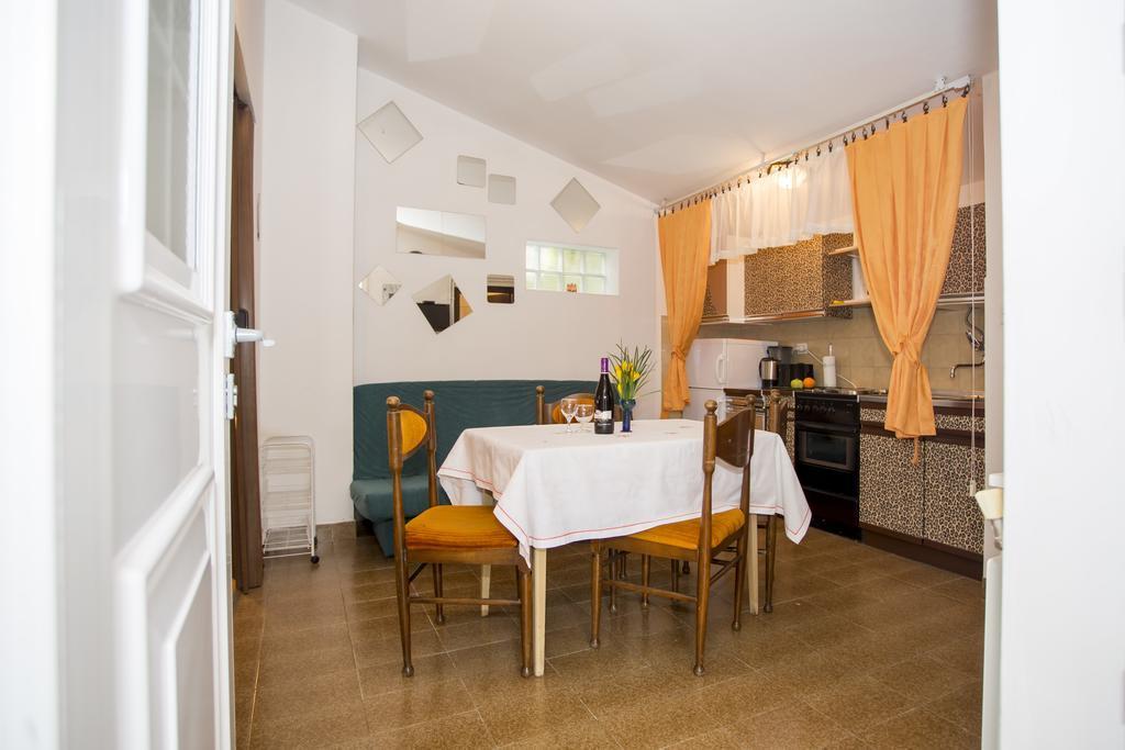 Apartments Pula 1618 ภายนอก รูปภาพ