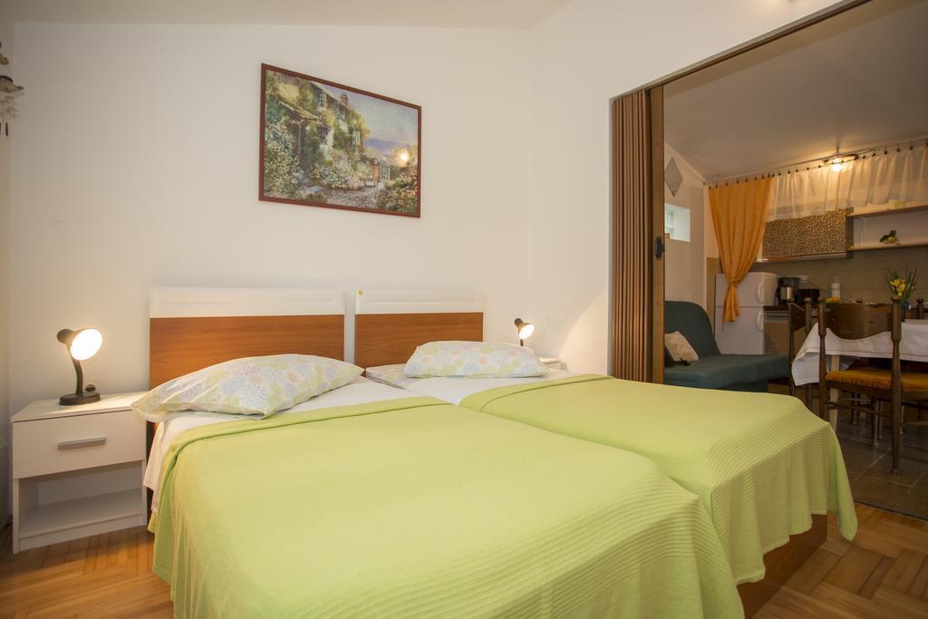 Apartments Pula 1618 ภายนอก รูปภาพ